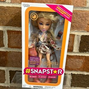 Snapstar ASPEN Doll Fashion Traveler Smartphone SNAP STAR Studio App Fashions